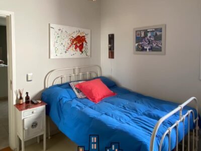 Se Vende Casa de 4 Dormitorios, Cochera Doble y Amplio Patio