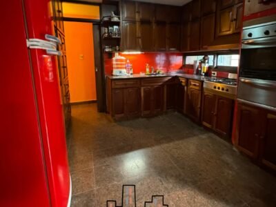 Se Vende Casa De 3 Dormitorios en Zona Céntrica