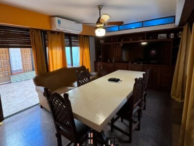 Se Vende Casa De 3 Dormitorios en Zona Céntrica