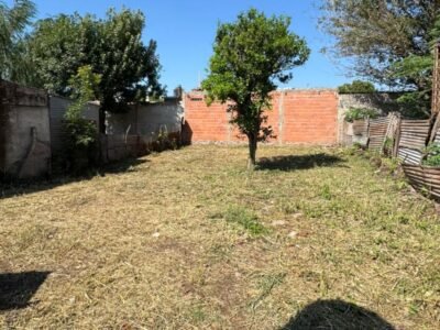 Se Vende Terreno con Construcción en Zona Noroeste
