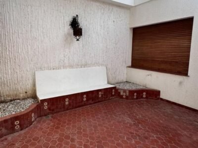 Se Vende Casa de 3 Dormitorios con Quincho y Pileta en Zona Céntrica