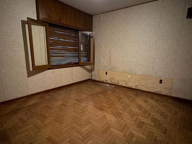 Se Vende Casa de 3 Dormitorios con Quincho y Pileta en Zona Céntrica