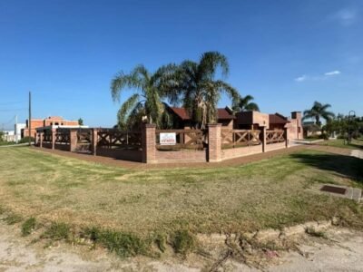 Se Vende Espectacular Casa de 3 Dormitorios con Garage Doble y Amplio Patio