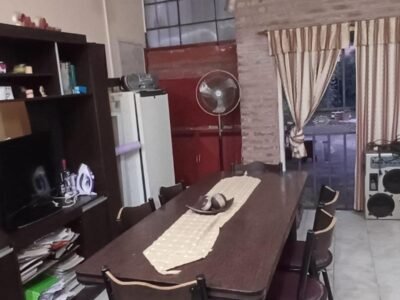 Se Vende Casa de 3 Dormitorios con Quincho y Pileta en Barrio Villa Argentina