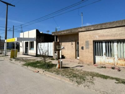 Se Venden dos Casas con Local Comercial en Barrio Sur