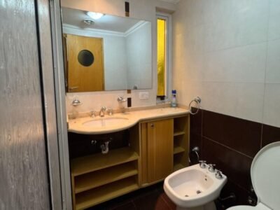 Se Vende Departamento de dos Dormitorios en Pleno Centro con Cochera