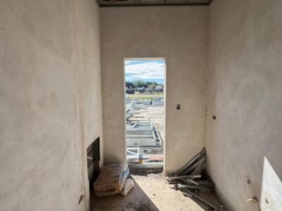 Se Vende Amplio Lote con Construcción Avanzada en Loteo APR