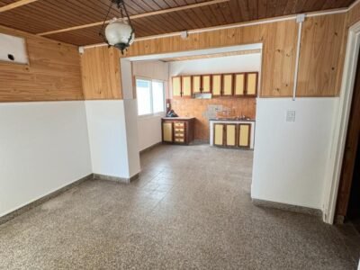 Se Vende Casa Remodelada de dos Dormitorios en Barrio Noroeste
