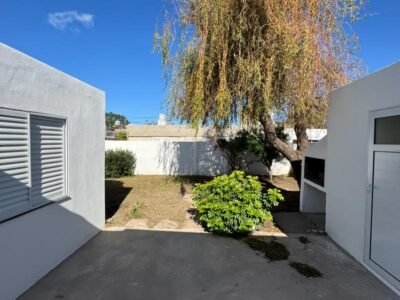 Se Vende Casa Remodelada de dos Dormitorios en Barrio Noroeste