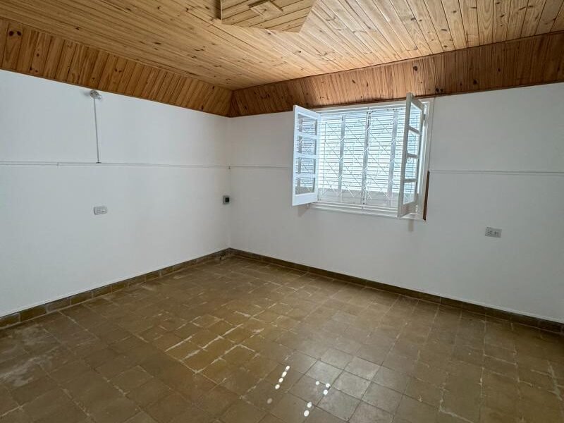 Se Vende Casa Remodelada de dos Dormitorios en Barrio Noroeste