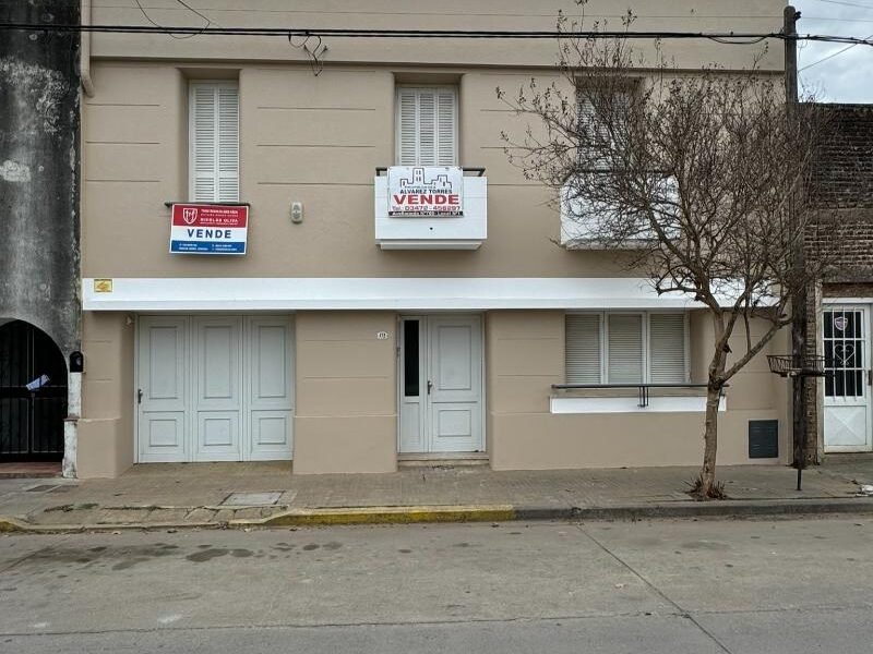 Se Vende Casa de 3 Dormitorios en Zona Céntrica