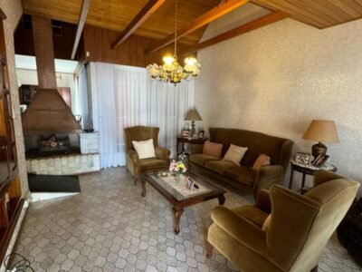 Se Vende Casa de 3 Dormitorios en Zona Céntrica
