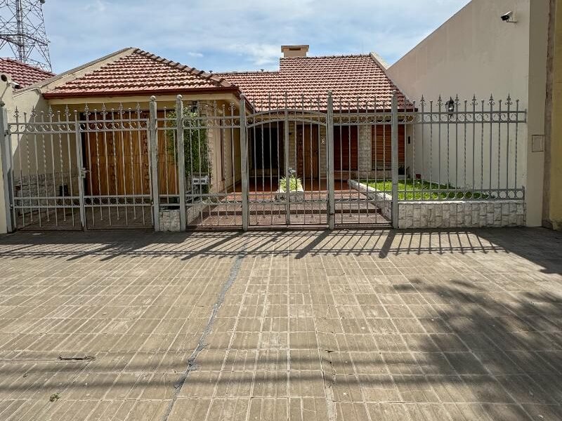 Se Vende Casa de 3 Dormitorios en Zona Céntrica