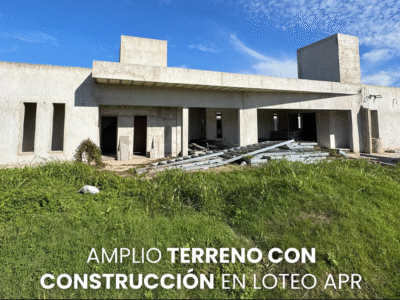 Se Vende Amplio Lote con Construcción Avanzada en Loteo APR