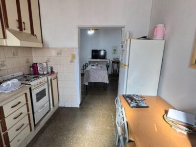 Se Vende Casa de 2 Dormitorios con Local Comercial
