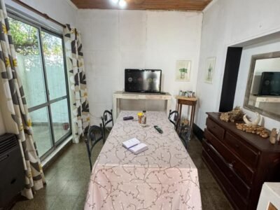 Se Vende Casa de 2 Dormitorios con Local Comercial