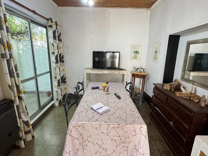 Se Vende Casa de 2 Dormitorios con Local Comercial
