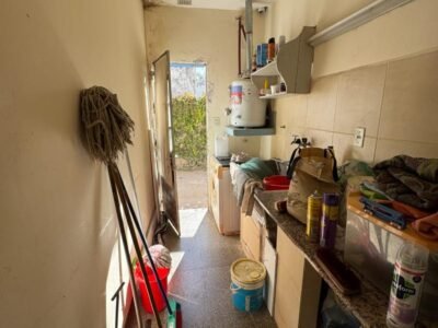 Se Vende Casa de 2 Dormitorios con Local Comercial