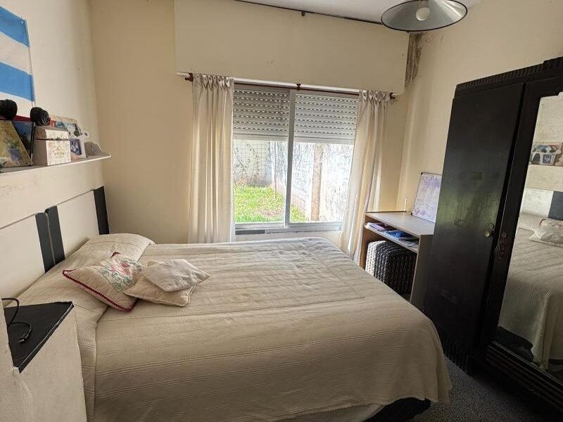 Se Vende Casa de 2 Dormitorios con Local Comercial