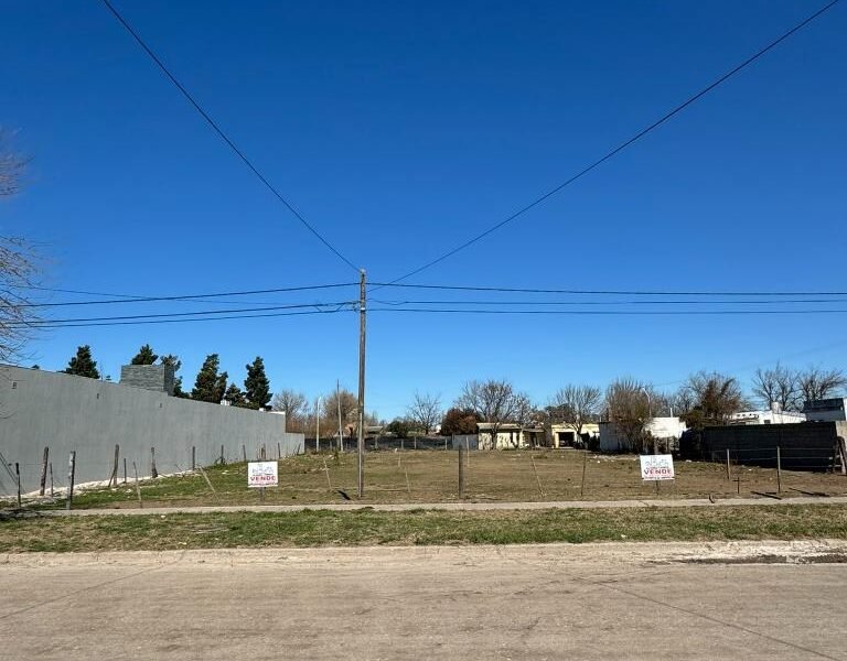 Se Venden Dos Amplios Terrenos en Barrio El Panal