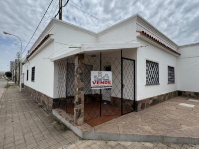 Se Vende Casa de Dos Dormitorios en Zona Centro
