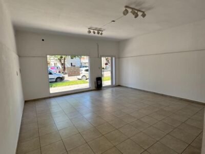 Se Alquila Local Comercial en Zona Céntrica