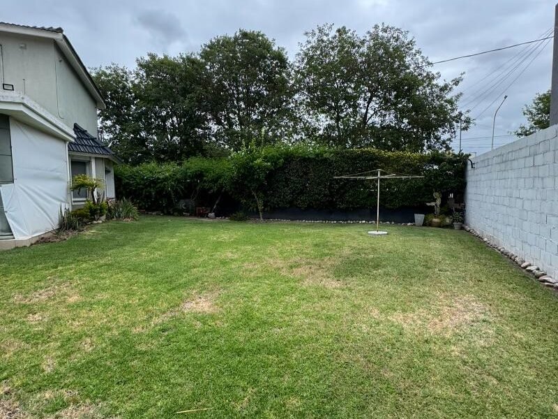 Se Vende Espectacular Casa de 3 Dormitorios con Amplio Patio, Quincho-Sum y Pileta