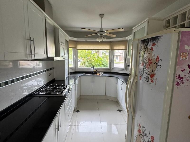 Se Vende Espectacular Casa de 3 Dormitorios con Amplio Patio, Quincho-Sum y Pileta