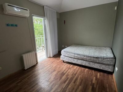 Se Vende Espectacular Casa de 3 Dormitorios con Amplio Patio, Quincho-Sum y Pileta