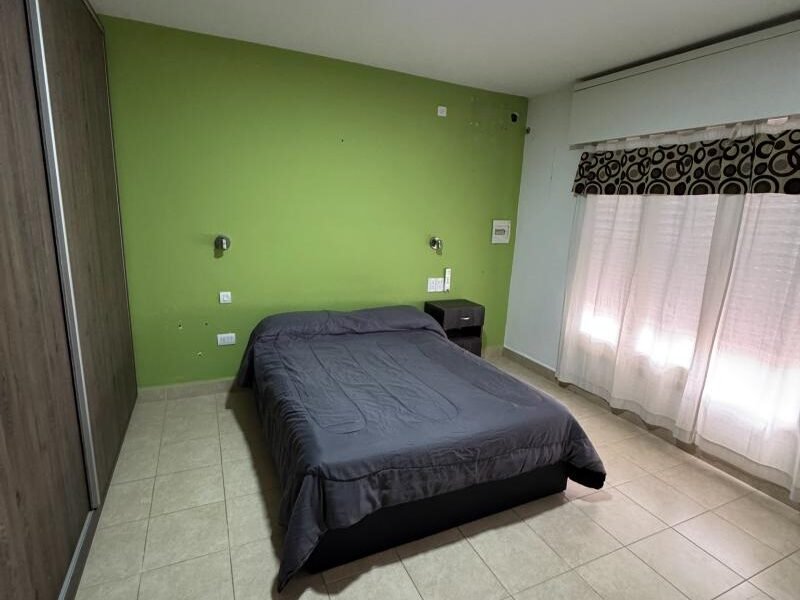 Se Vende Casa de 2 Dormitorios con Local Comercial