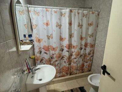 Se Vende Casa de 2 Dormitorios con Local Comercial