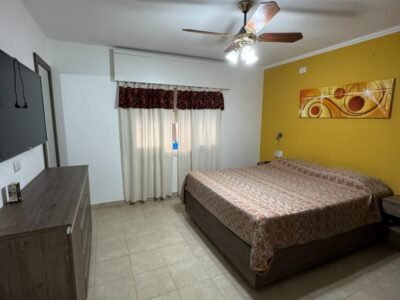 Se Vende Casa de 2 Dormitorios con Local Comercial