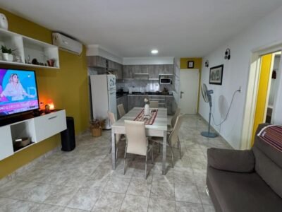 Se Vende Casa de 2 Dormitorios con Local Comercial