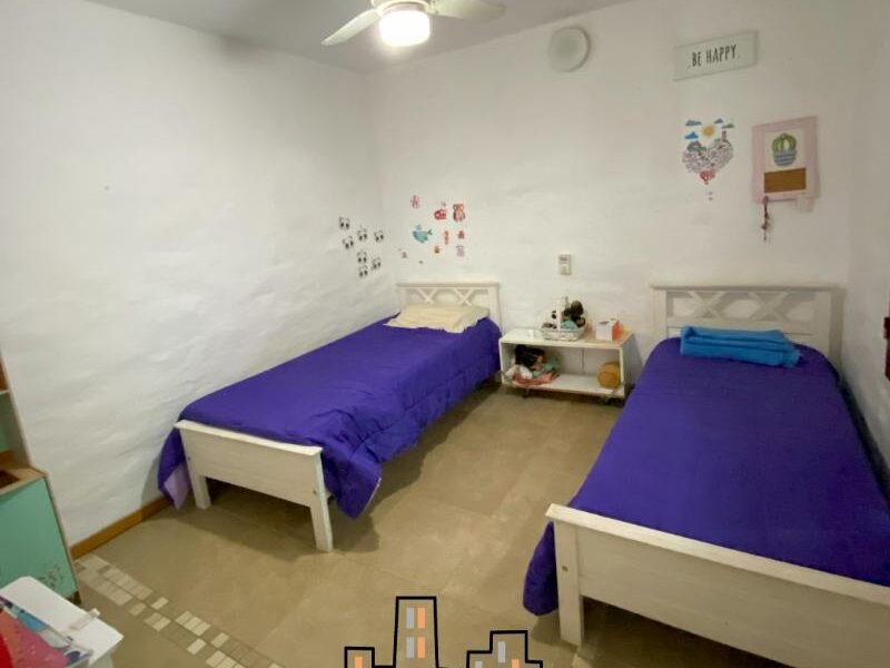Se Vende Casa de 3 Dormitorios en Zona del Country Club Argentino