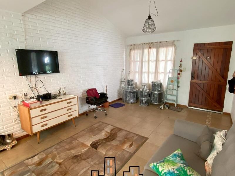 Se Vende Casa de 3 Dormitorios en Zona del Country Club Argentino
