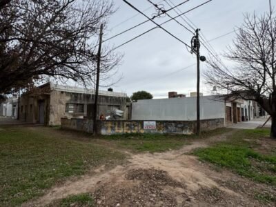 Se Vende Terreno con Galpón en Barrio Sur