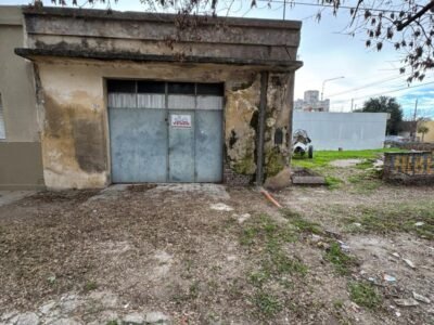 Se Vende Terreno con Galpón en Barrio Sur