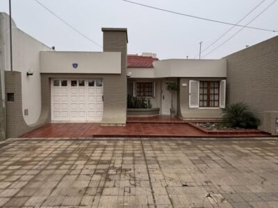 Se Vende Casa de 3 Dormitorios a pocas cuadras del Centro