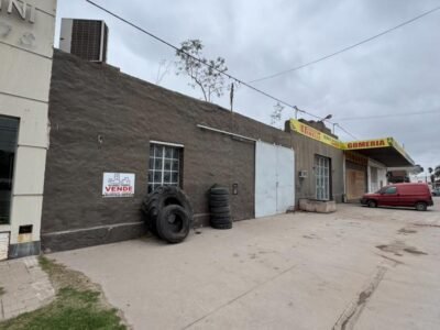 Se Vende Galpón sobre Ruta 9 con Departamento sobre Calle Alvear