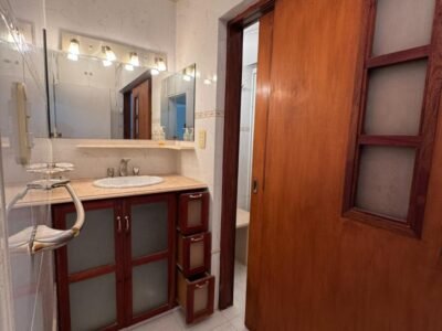 Se Vende Casa de 3 Dormitorios en Barrio Residencial