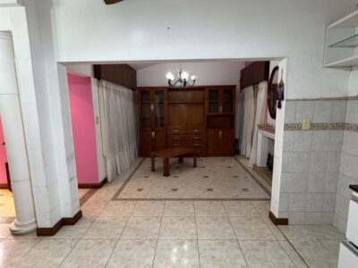 Se Vende Casa de 3 Dormitorios en Barrio Residencial