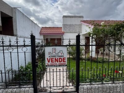 Se Vende Casa de 3 Dormitorios en Barrio Residencial