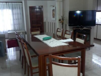 Se Vende Casa de 3 Dormitorios a pocas cuadras del Centro