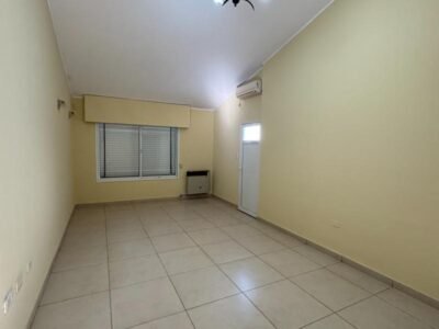 Se Vende Casa de 3 Dormitorios con Pileta y Quincho en Barrio Sur