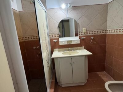 Se Vende Casa de 3 Dormitorios con Pileta y Quincho en Barrio Sur