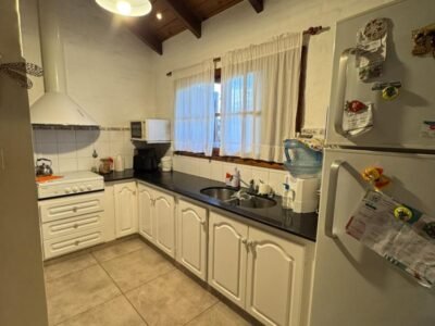 Se Vende Casa 3 Dormitorios con Garage Doble, Quincho y Patio con Pileta 